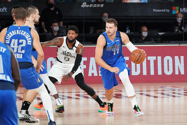 稍显犹豫 稍显犹豫